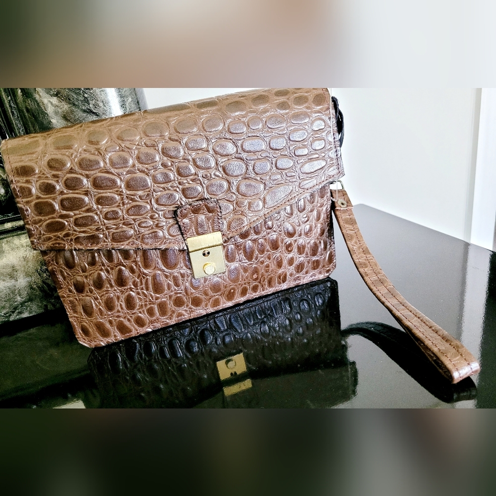 Ideal Genuine Leather Brown Crocodile-Embossed Wallet/Clutch/Wristlet Bag